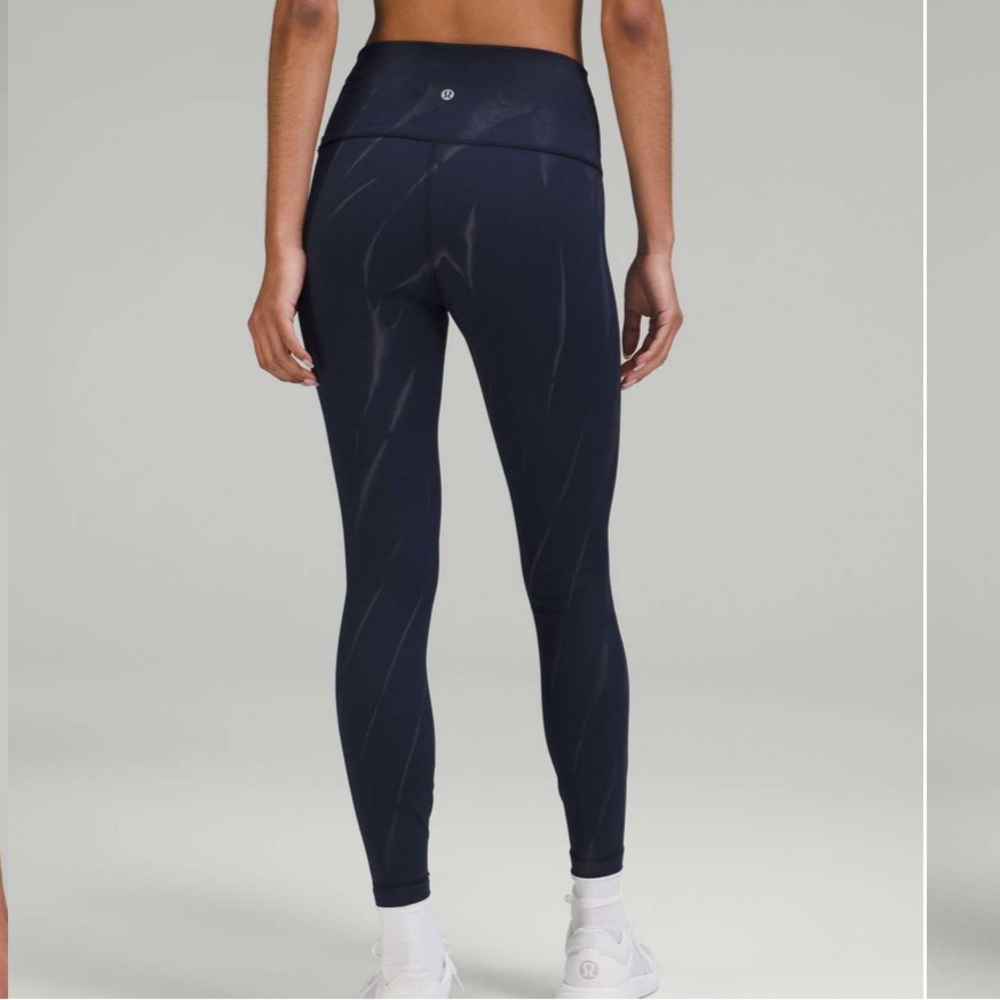 Lululemon Wunder Train High-Rise Tight 25"
Sun Bleached Wash True Navy